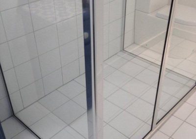 Shower Screen -Double return in clear pivot door
